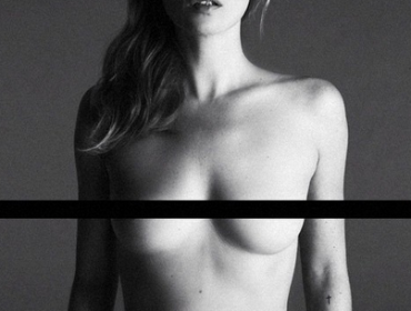 Filtran foto de inédito desnudo de la modelo Kate Moss