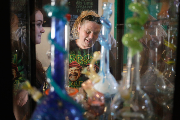 Un pequeño pueblo de EE.UU. abre la primera tienda pública de marihuana