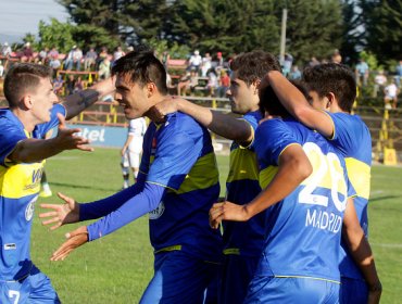 Primera B: Everton se consolida tercero y hunde a Lota en Coronel