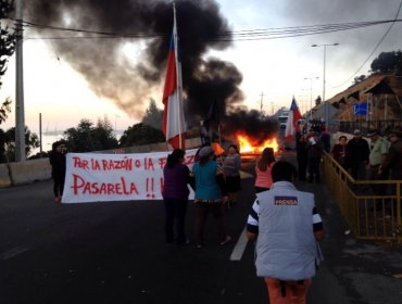 Coronel: vecinos del sector El Pueblito cortan el tránsito en Ruta 160 por promesas incumplidas