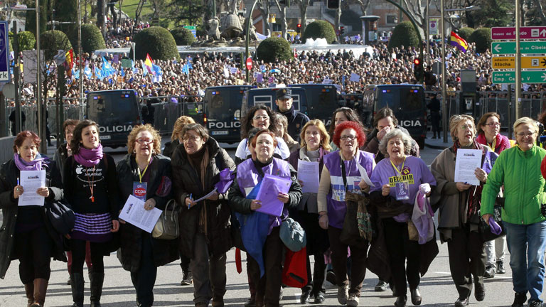 Miles de personas se manifiestan en Madrid contra el aborto