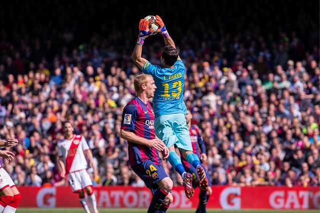 Barcelona de Bravo venció a Eibar y se consolidó como líder