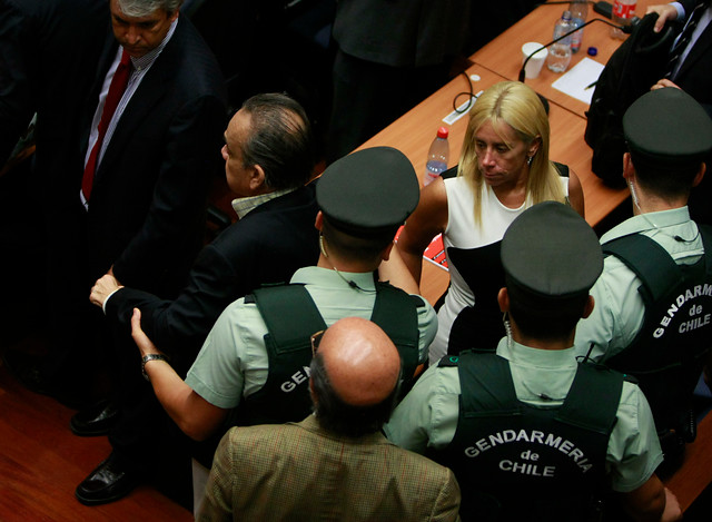 Cadem: 76% de los chilenos dice que fue “correcta y justa” la prisión preventiva para 6 de los 10 imputados en el caso Penta