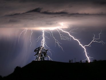 Dos personas mueren al ser alcanzadas por un rayo en el oeste de Bolivia