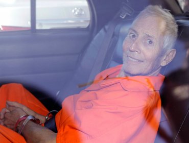 Policía registra la vivienda del detenido millonario Robert Durst en EE.UU.