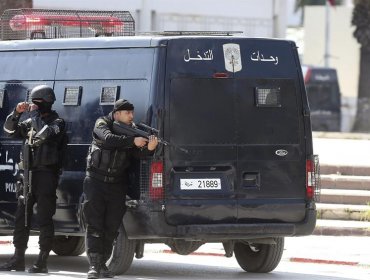 La Policía busca explosivos en el Museo del Bardo de Túnez mientras confirma víctimas