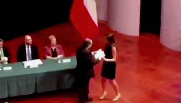 Video: Así fue la ceremonia en que Kel Calderón egresó de Derecho en la U. de Chile