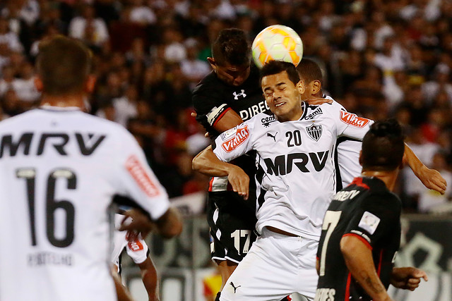 Atlético Mineiro vence a Santa Fe y se mete en pelea por grupo de Colo Colo