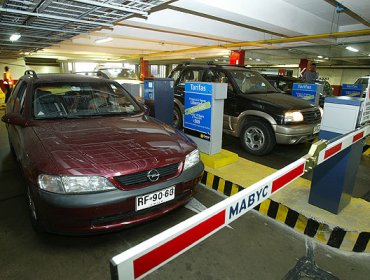 Comisión de la Cámara aprobó gratuidad de estacionamientos, menos en zonas saturadas