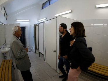 Massú y ministra Riffo encabezan visita al Court Central para futura Copa Davis