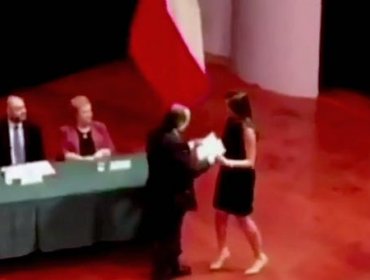 Video: Así fue la ceremonia en que Kel Calderón egresó de Derecho en la U. de Chile
