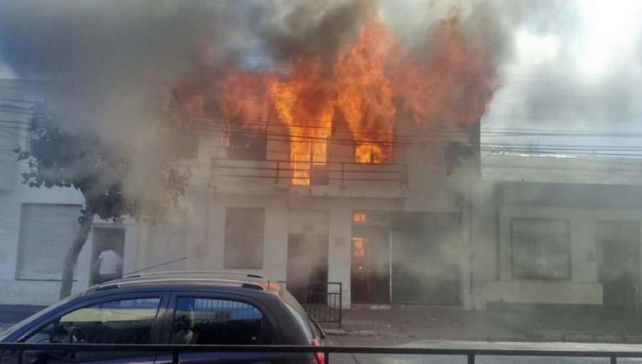 Incendio moviliza a Bomberos en Talcahuano