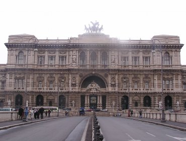 Desarticulan red que traficaba transexuales argentinos para prostituirlos en Italia