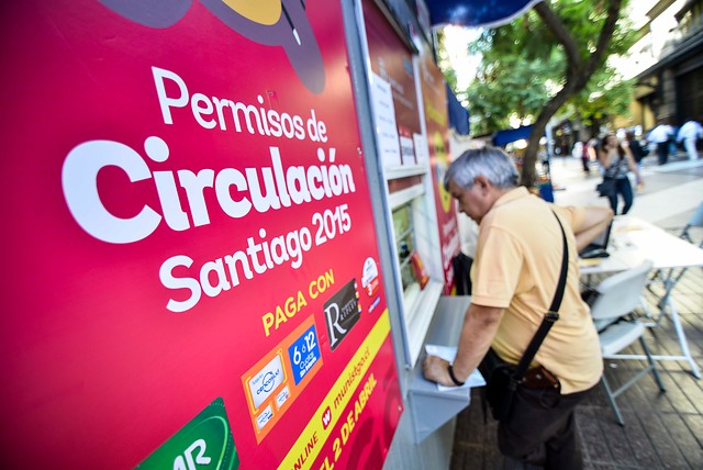 Revisa qué pasa si no pagas el permiso de circulación 2015