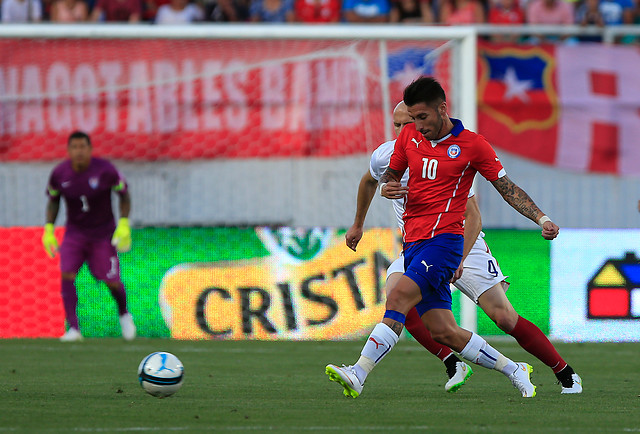 Marco Medel comunicó su ausencia de la Roja para los próximos amistosos