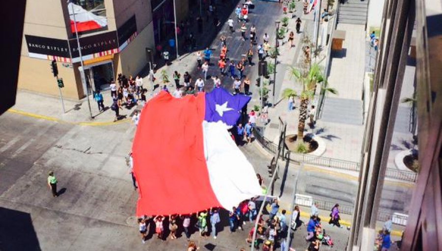 "Marcha de los Indignados" en Iquique termina con incidentes entre pobladores y FF.EE