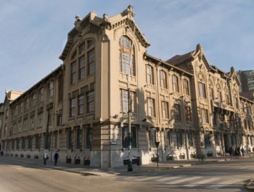 Obreros encuentran cañón en obras de nueva sede de U. Católica de Valparaíso