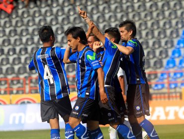 Huachipato venció a O'Higgins y toma ventaja en lucha por la Sudamericana 2015