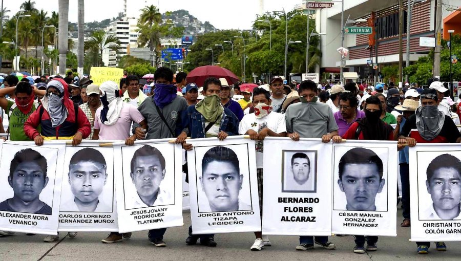 Padres de 43 desaparecidos en México llevan caso ante Amnistía Internacional