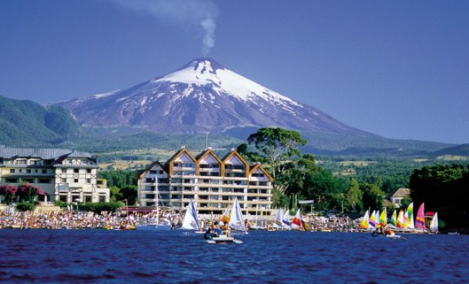 Este lunes se reinician las clases en Pucón, a pesar de la alerta naranja por el volcán Villarrica