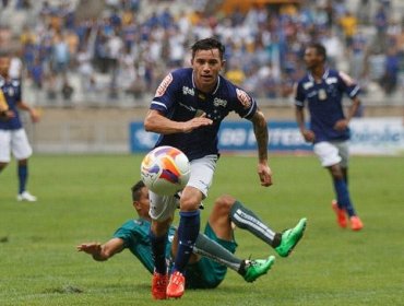 Cruzeiro con Eugenio Mena gana y clasifica a semifinales en Torneo Mineiro