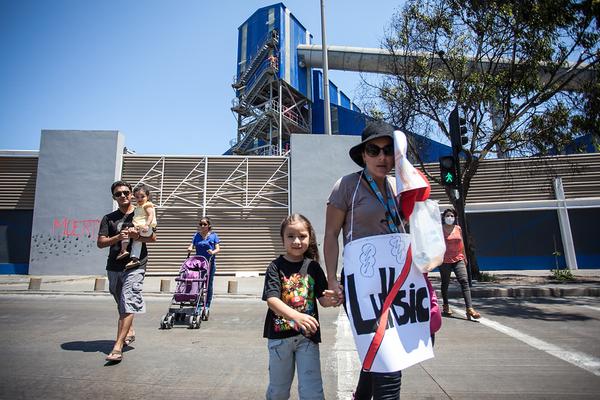 Padres de niños de Antofagasta contaminados con plomo y arsénico llevaron el caso a la Unicef