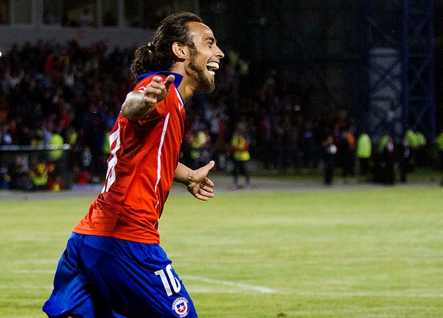 Jorge Valdivia reapareció en entrenamiento vespertino de la Roja