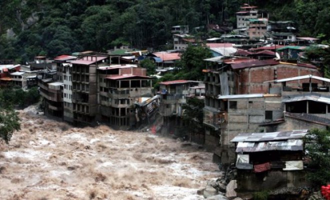 Cinco muertos y 6 desaparecidos por deslizamientos de lodo en oriente de Perú