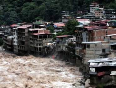 Cinco muertos y 6 desaparecidos por deslizamientos de lodo en oriente de Perú