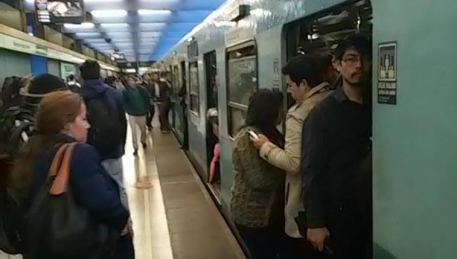 Fallas eléctricas podrían ser causa de suspensión de tramo de la Línea 2 del Metro de Santiago