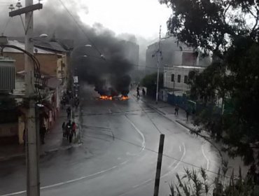 Encapuchados instalan barricadas en las dependencias de la U. de Playa Ancha de Valparaíso