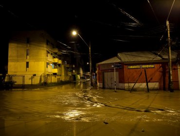 Decretan alerta sanitaria en cuatro comunas de la Región de Atacama por fuertes lluvias en el norte del país