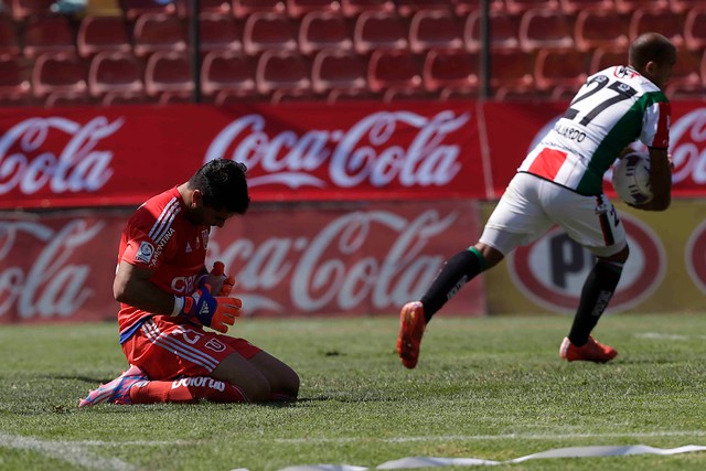 Johnny Herrera solo sufre de una luxación de dedo y estará en el clásico universitario