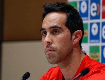 Claudio Bravo: "Si queremos ganar la Copa América estamos muy lejos"