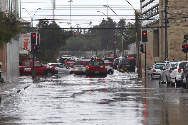 Vacunas y médicos llegan a la zona de la catástrofe provocada por las lluvias en el norte