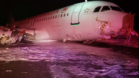 Avión de Air Canada se sale de la pista al aterrizar y deja 23 heridos leves