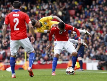 Neymar: "Si este es el juego de Chile, tienen que cambiar a artes marciales"