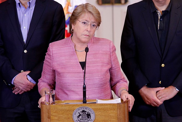 Encuesta Cadem: Presidenta Bachelet cierra marzo con su peor registro de aprobación