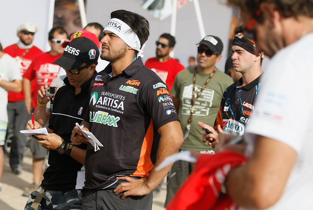 Rally: Pablo Quintanilla sigue octavo en el Abu Dhabi Desert tras segunda etapa