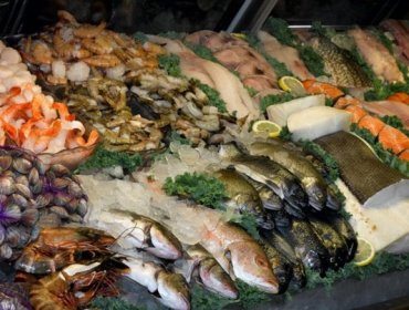 Sernac detectó diferencias de hasta 224% en precios de pescados y mariscos en vísperas de Semana Santa