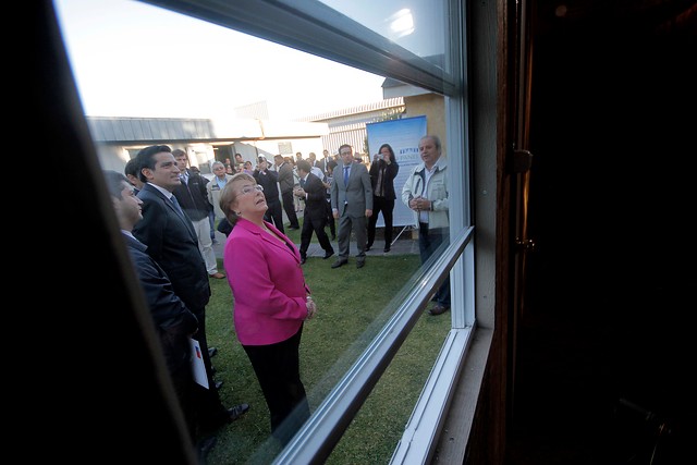Presidenta Bachelet inspeccionó viviendas de emergencia que irán al norte grande