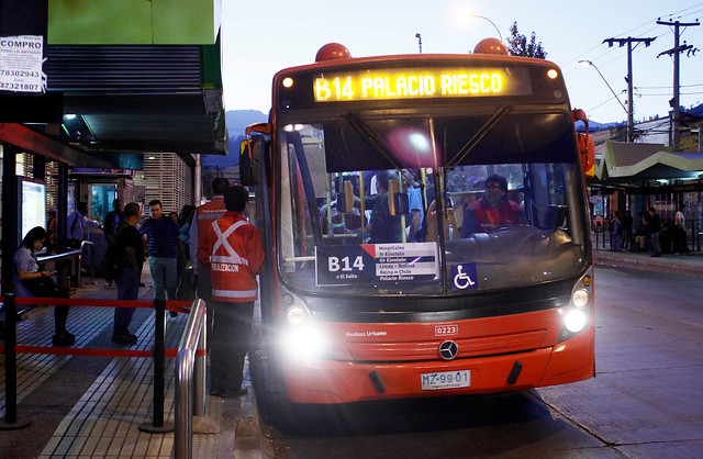 Casi en un 25% aumentó la evasión en el pago de viajes en el Transantiago durante el 2014