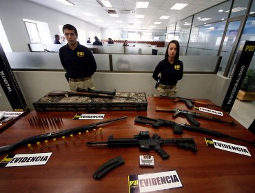 Incautan diversas armas y municiones en La Pintana y Puente Alto