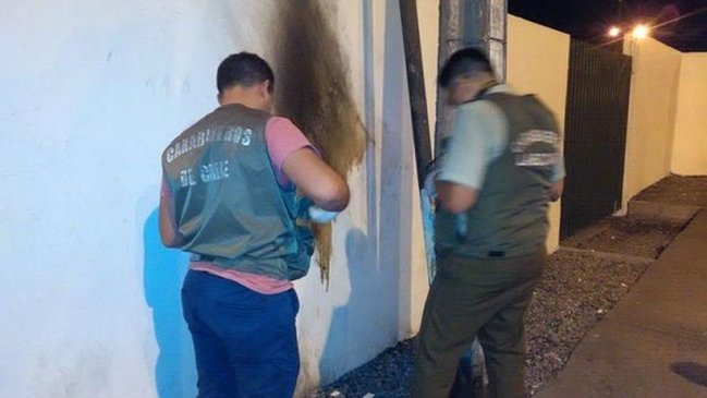 Antisociales atacaron con bombas molotov un cuartel de Carabineros en Iquique