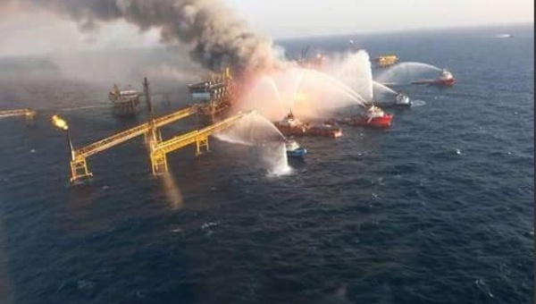 Un muerto y 16 heridos en incendio en plataforma petrolera en Golfo de México