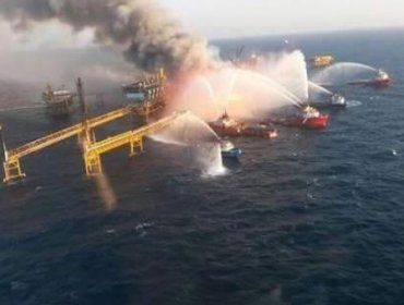 Un muerto y 16 heridos en incendio en plataforma petrolera en Golfo de México