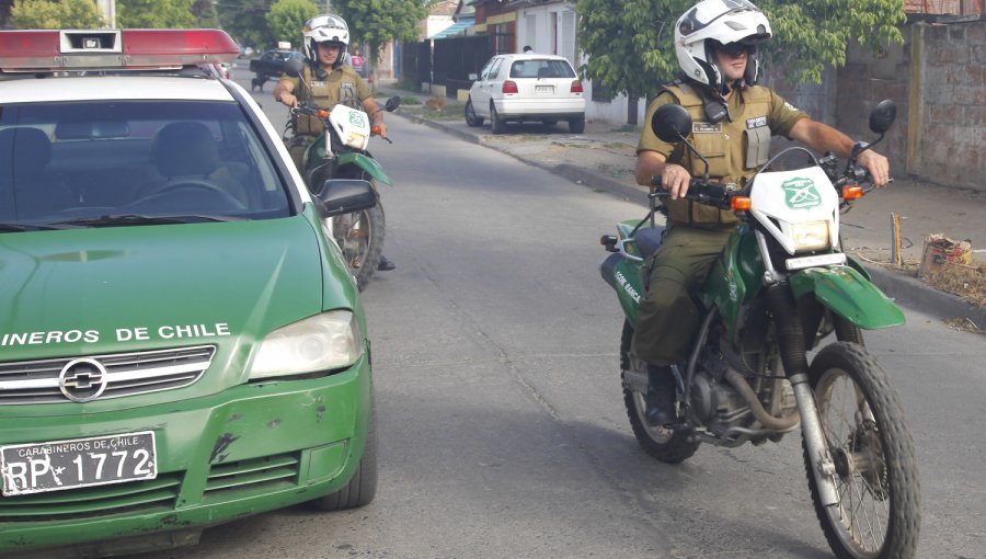 Carabineros reprime disturbios en las afueras de la Universidad Academia de Huma