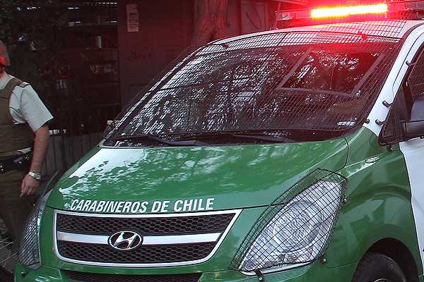 Interponen querella por ataque incendiario contra cuartel policía de Iquique