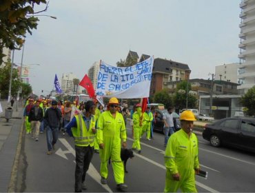 Obreros de Hospital de Viña del Mar protagonizaron violenta protesta