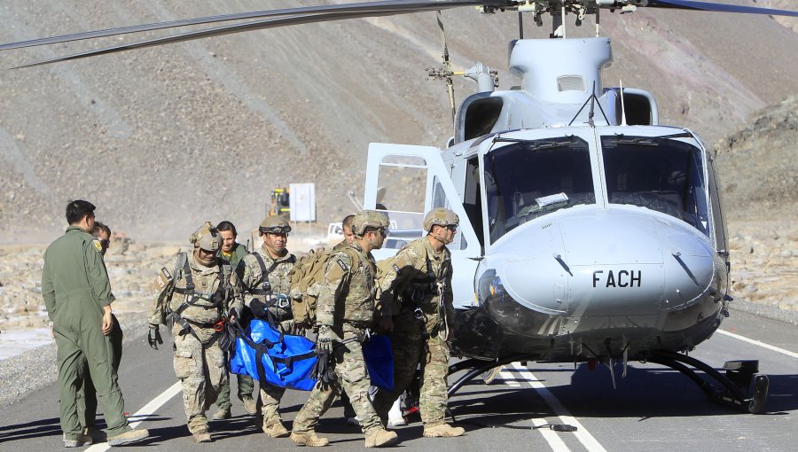 Cuerpos de ocupantes de helicóptero siniestrado en el norte llegan a Santiago